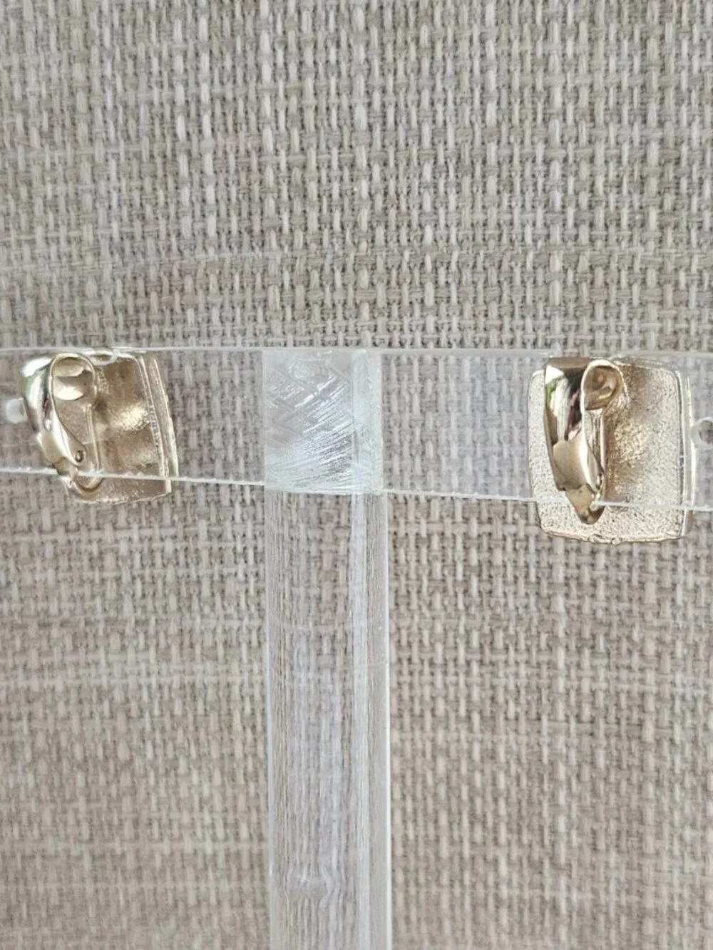 Vintage Clip On Stud Earring Gold Tone Flower Face Yellow Enamel Fashion Jewelry